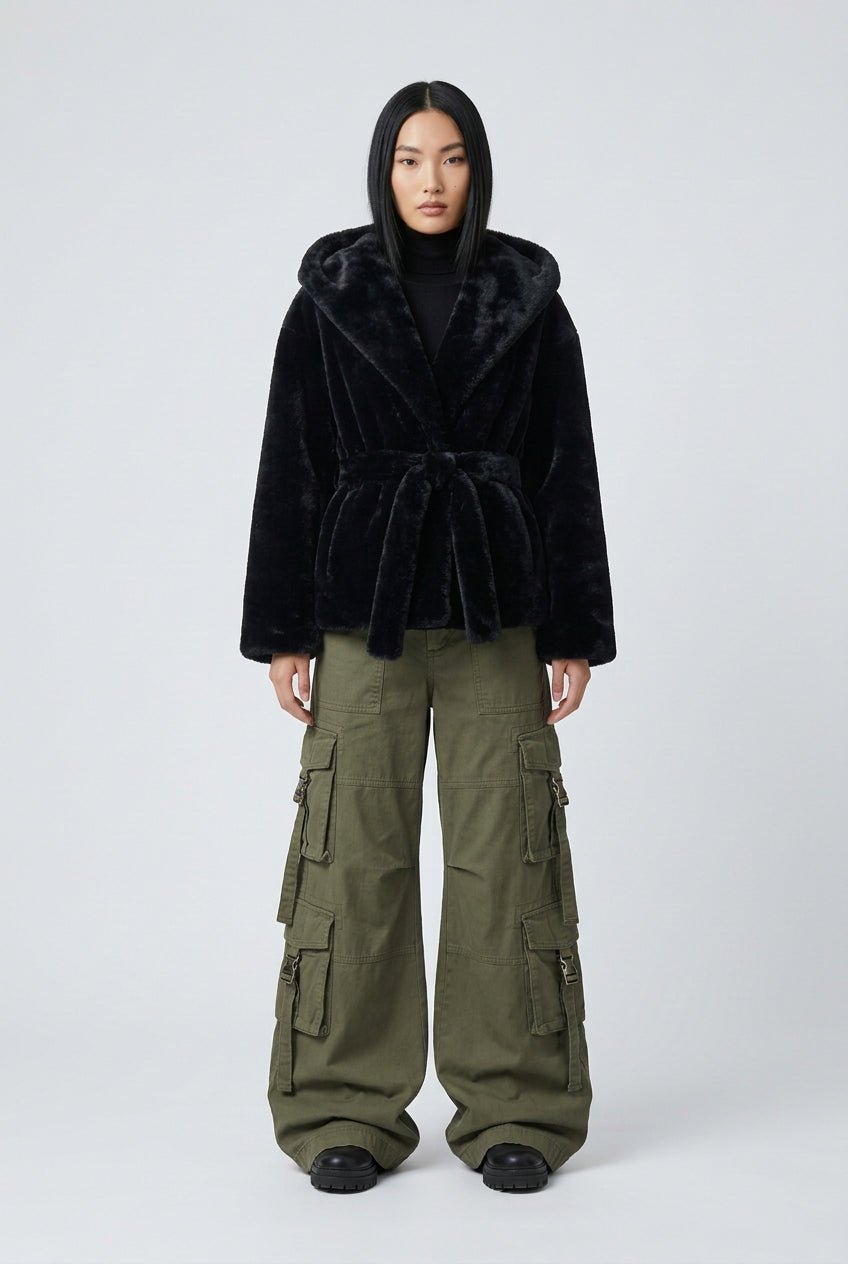 Giacca ecopelliccia nera con cappuccio e cintura - YES SHOPEcopellicceYES LONDONECO/030-IT 38/40