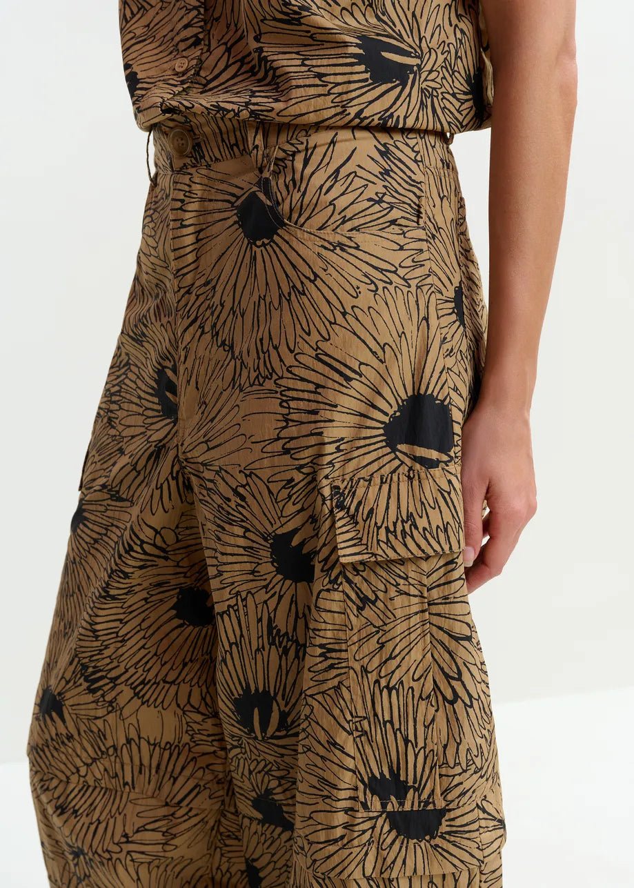Pantalone Josy cargo beige con stampa floreale nera - YES SHOPPantaloniESSENTIELJOSY-IT 343090148182771