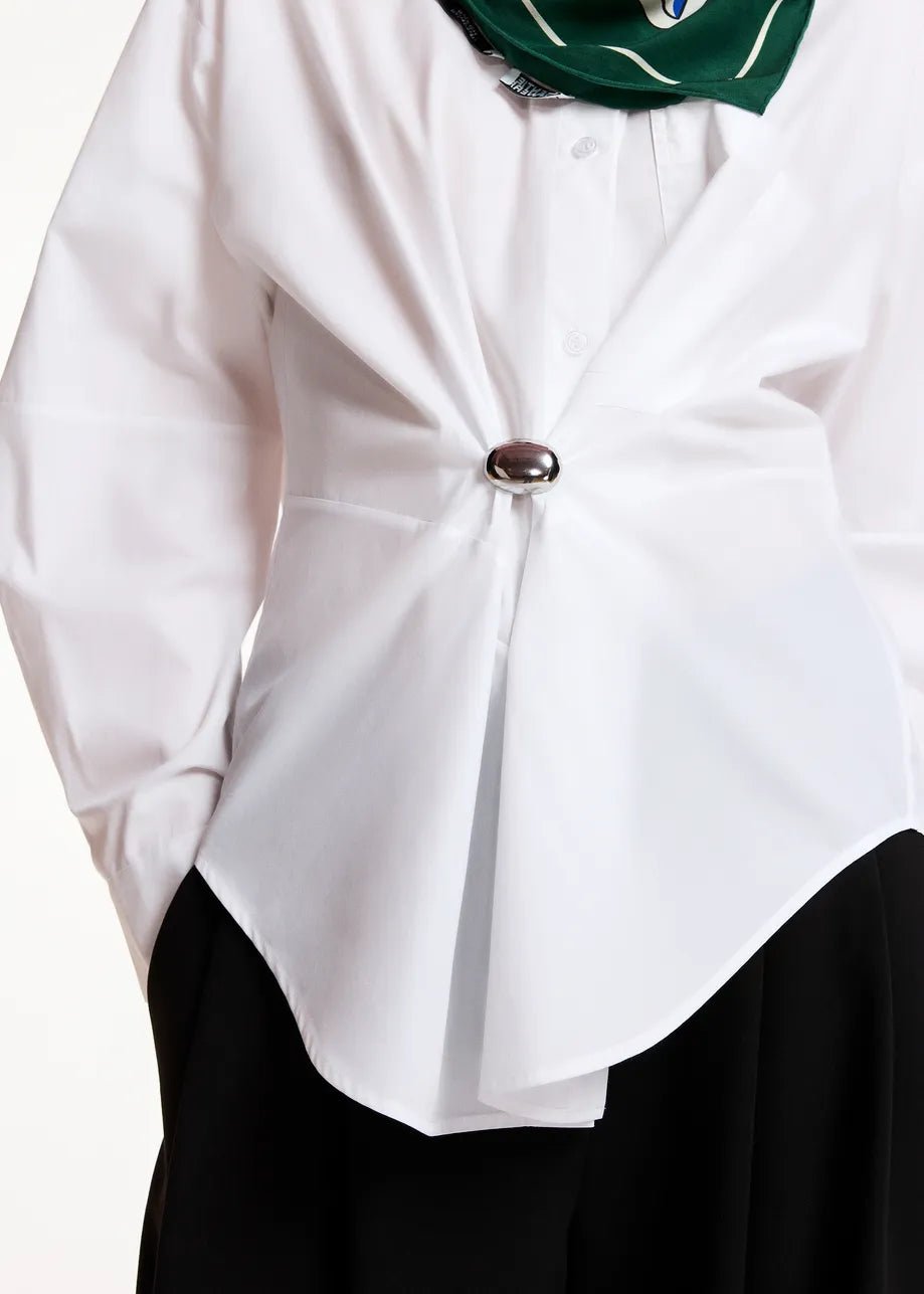 Camicia Kreative oversize bianca con spilla - YES SHOPCamicieESSENTIELKREATIVE-05137892258871