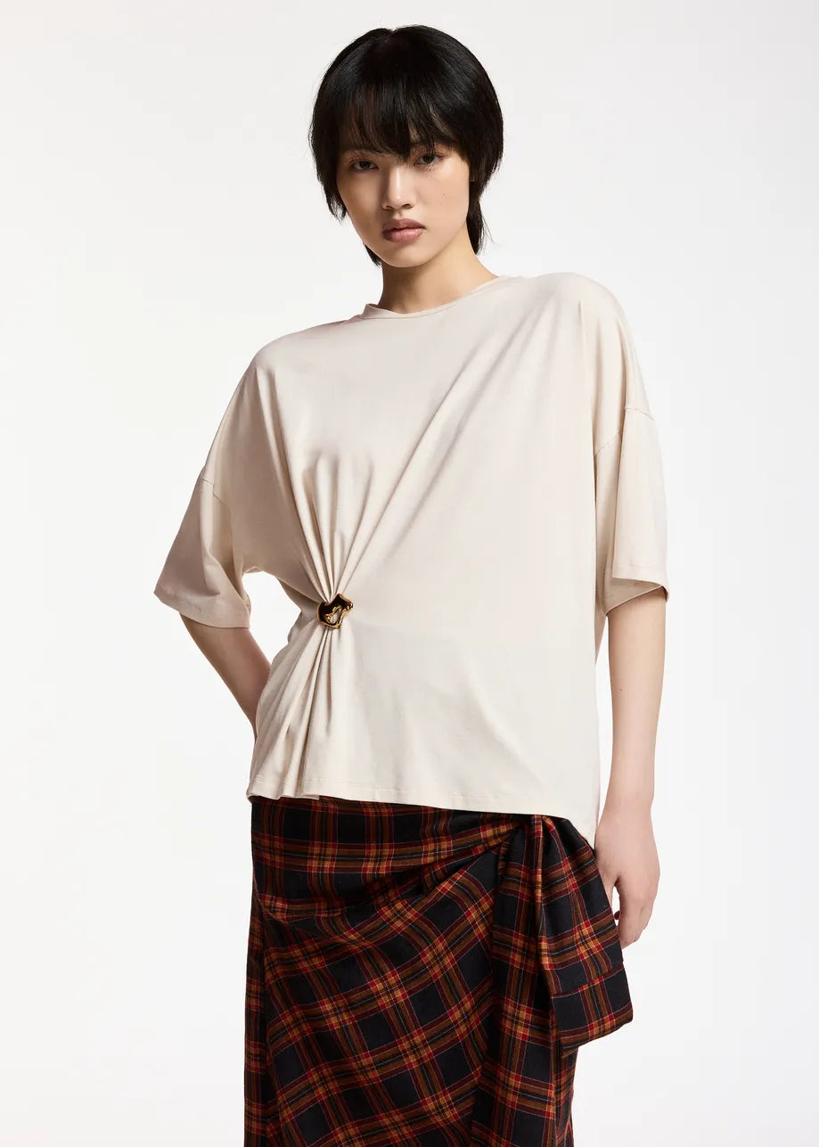 T-shirt Kuba panna drappeggiata con spilla - YES SHOPT-shirtESSENTIELKUBA-6