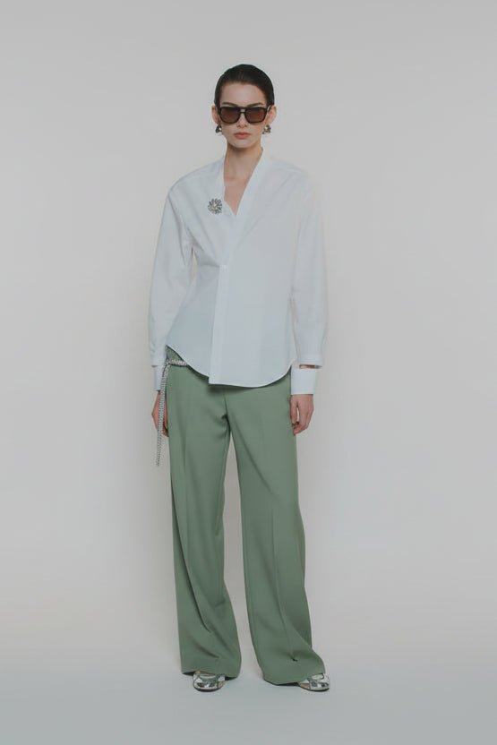 Camicia bianca doppia chiusura asimmetrica e spilla gioiello - YES SHOPCamicieCIRCUS HOTELH6SV05-IT 341811108863771