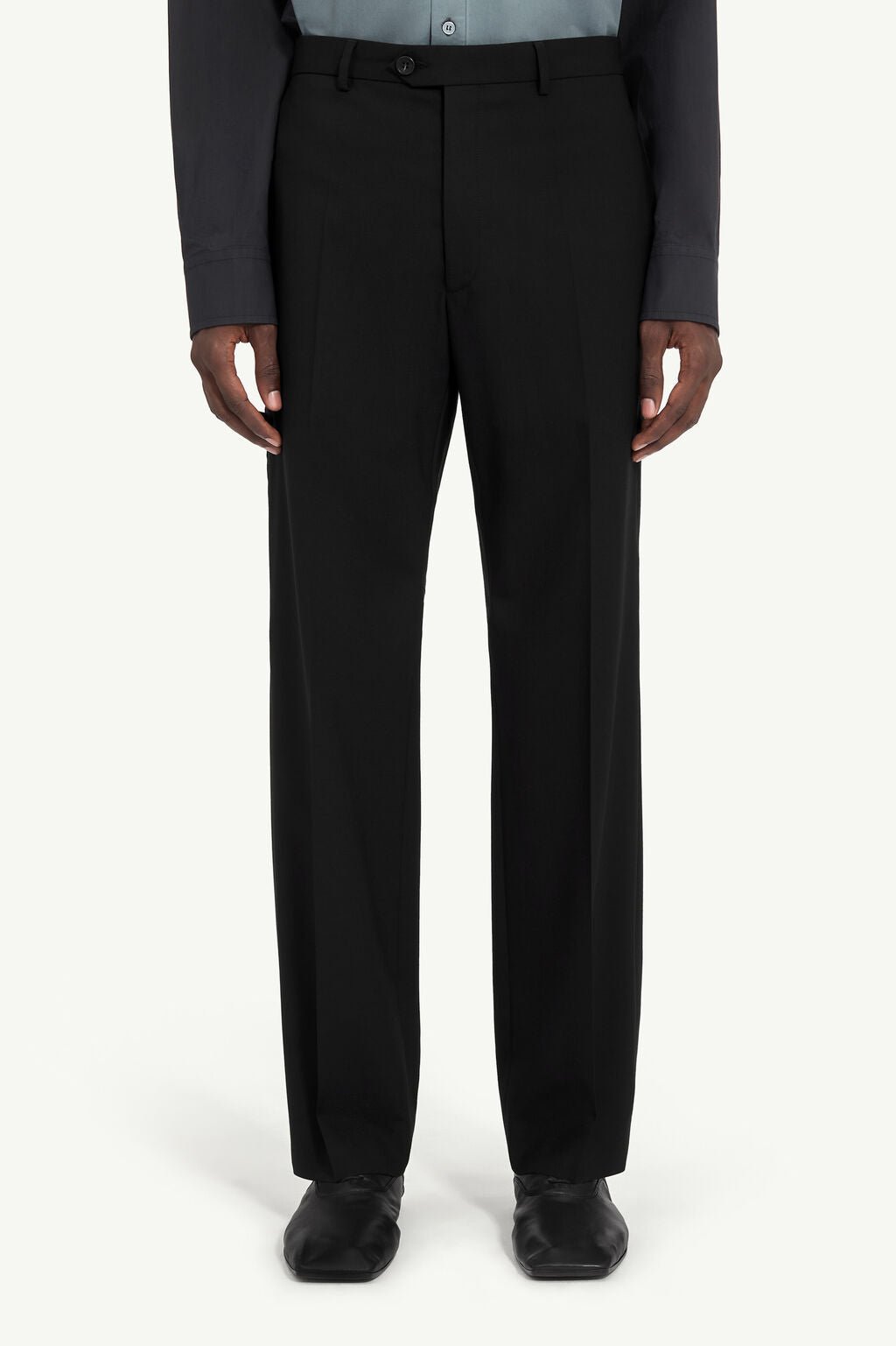 Pantalone nero con patch sul retro - YES SHOPPantaloniMM6 MAISON MARGIELASH0KA0066MTN150962-IT 428372305742771