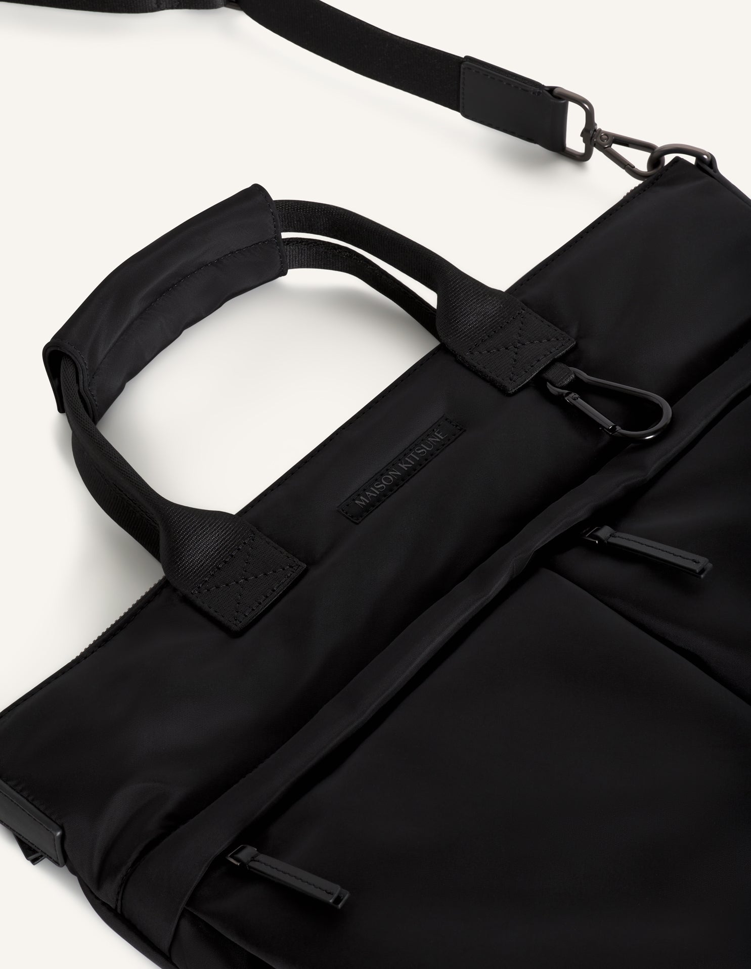 Borsa tote in nylon nera - YES SHOPBorse a spallaMAISON KITSUNEQU05112WB0043-P199-Taglia unica1731108863771