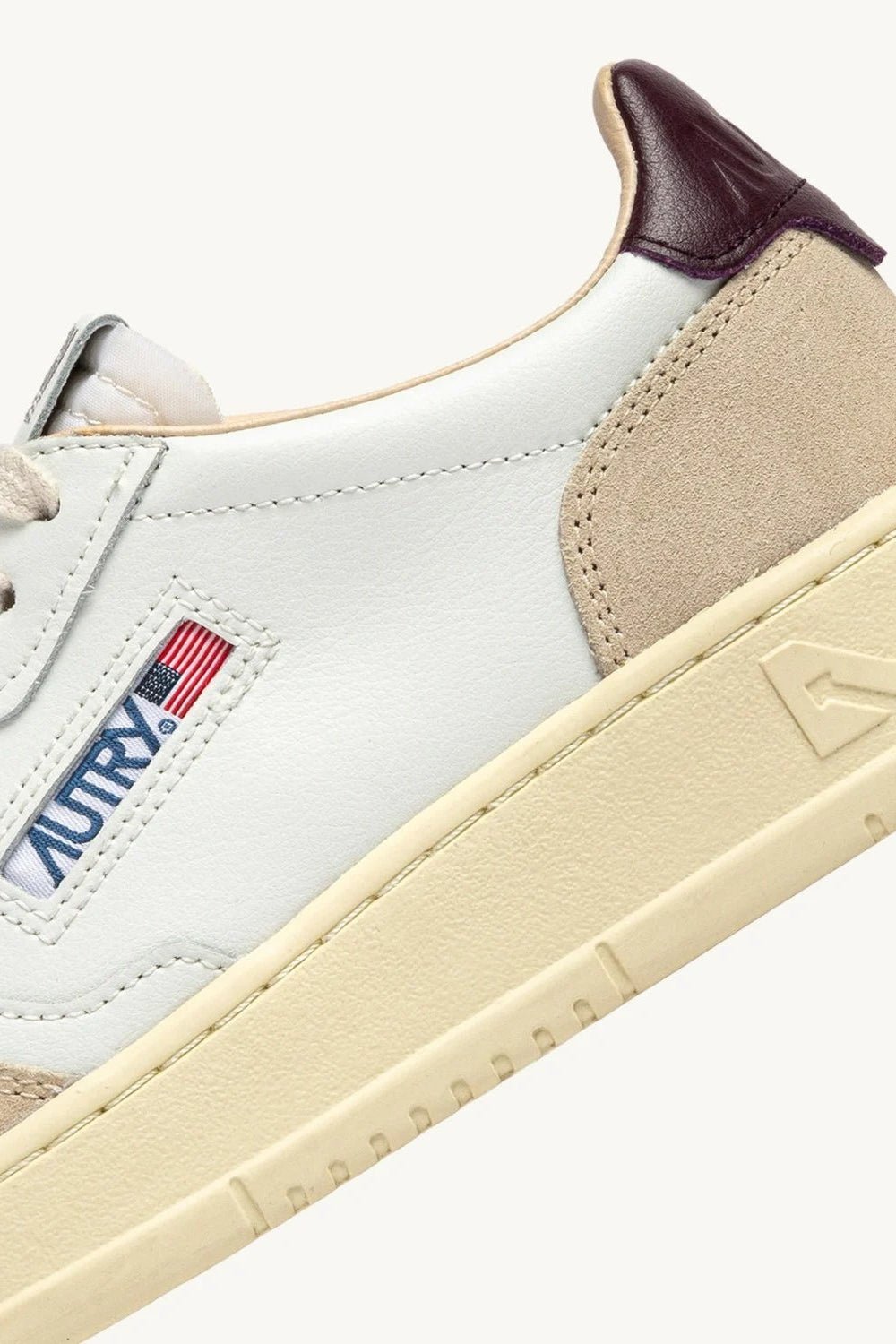 Sneakers medialist low in suede bianca e borgogna - YES SHOPScarpe sportiveAUTRYAULW-LS18-IT 363250440454871