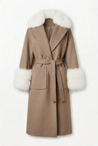 Cappotto lungo beige con polsi e collo in pelliccia di volpe - YES SHOPCappottiYES LONDONCD1240-IT 38/40