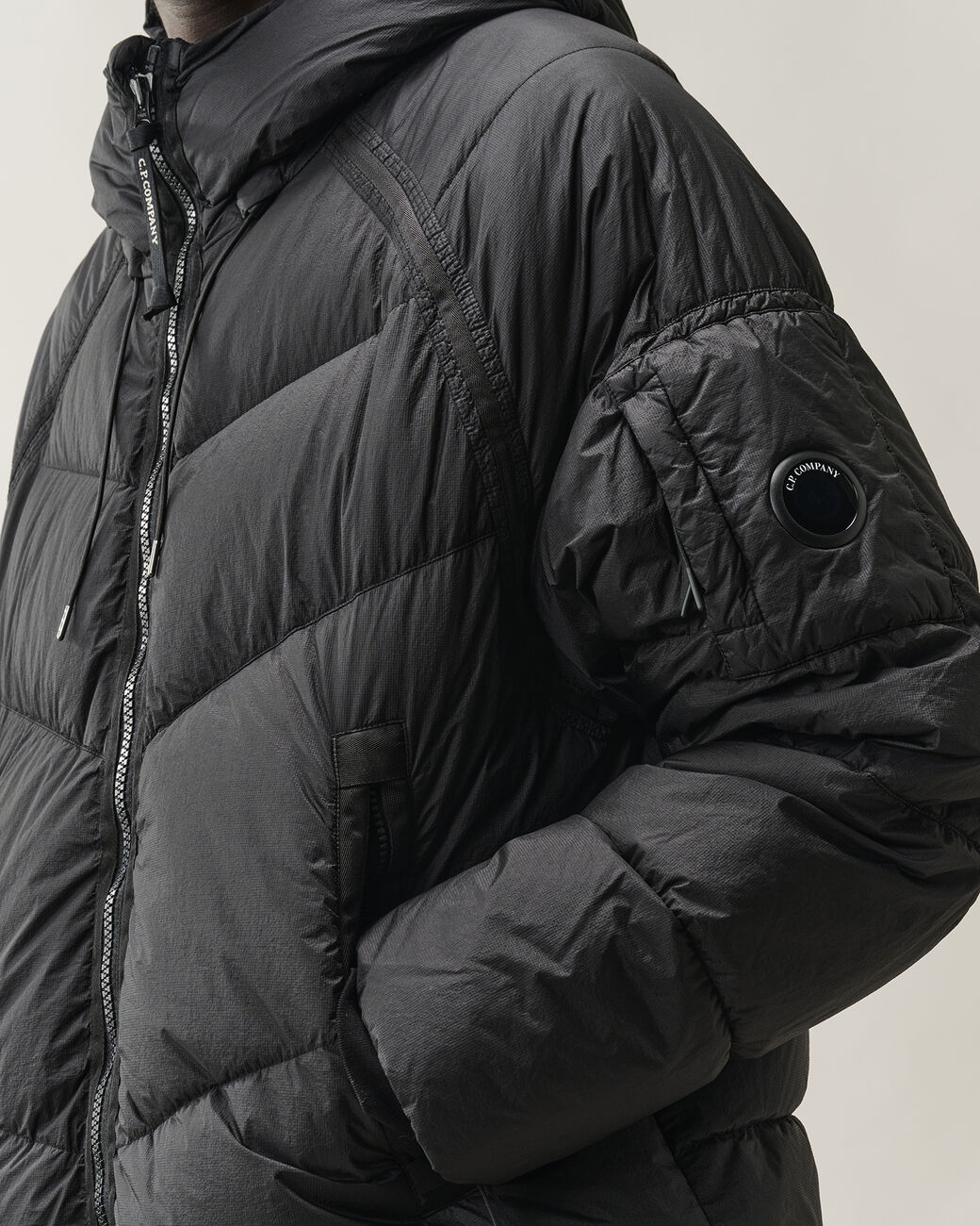 Piumino Down Shield Lens Hooded Puffer nero - YES SHOPGiubbottiC.P. COMPANY21CMOW210A/110655G-31521863710971