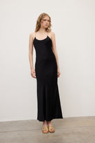Abito lungo in raso nero con bretelle di perline - YES SHOPAbitiOTTOD'AMEDA5357-IT 348099611323771