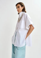 Camicia boxy Jasleen bianca con foulard rimovibile con applicazioni - YES SHOPCamicieESSENTIELJASLEEN-XXS2760148182771