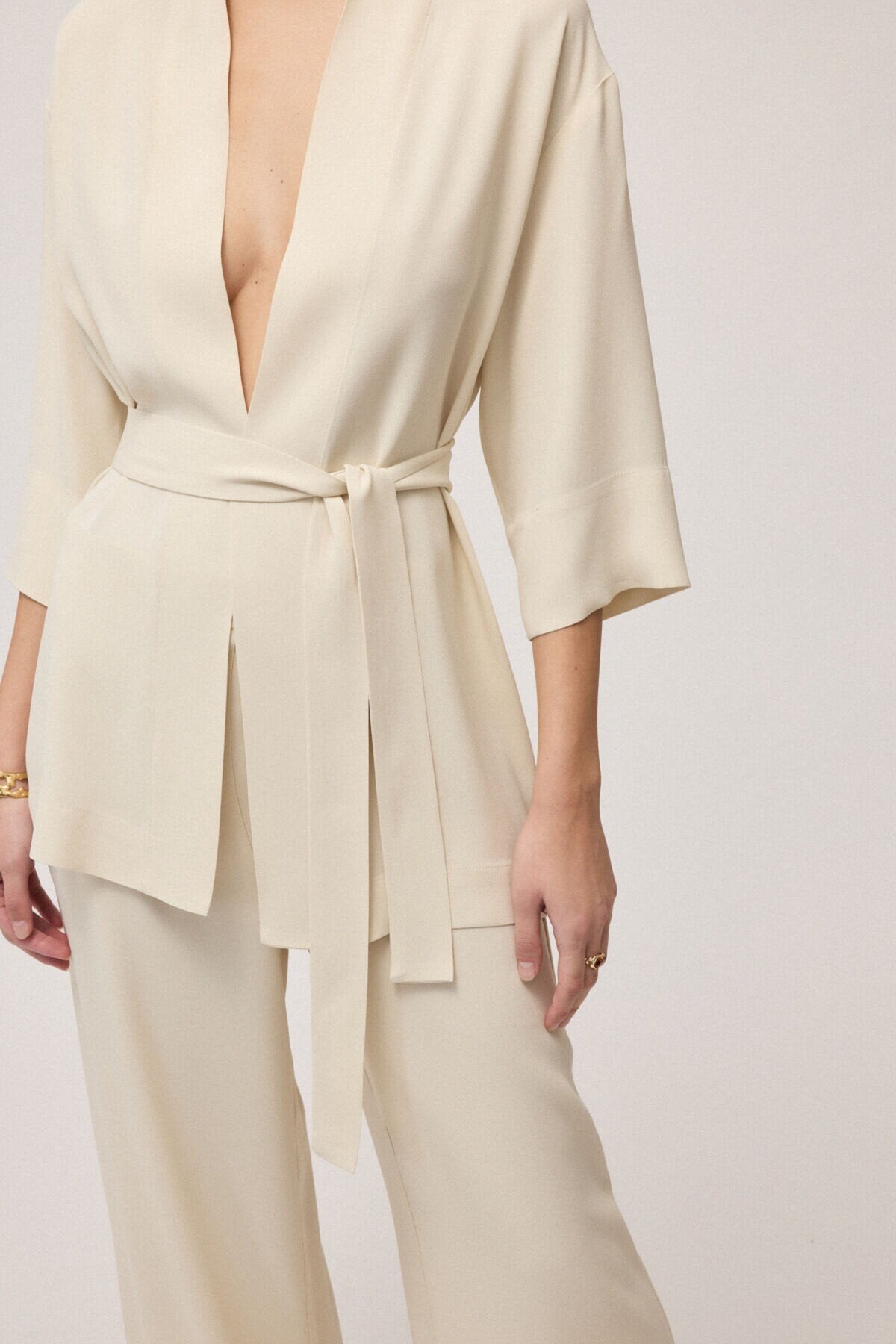 Spolverino in chiffon latte con manica tre quarti e cintura - YES SHOPGiaccheOTTOD'AMETG6205-IT 343620711323771
