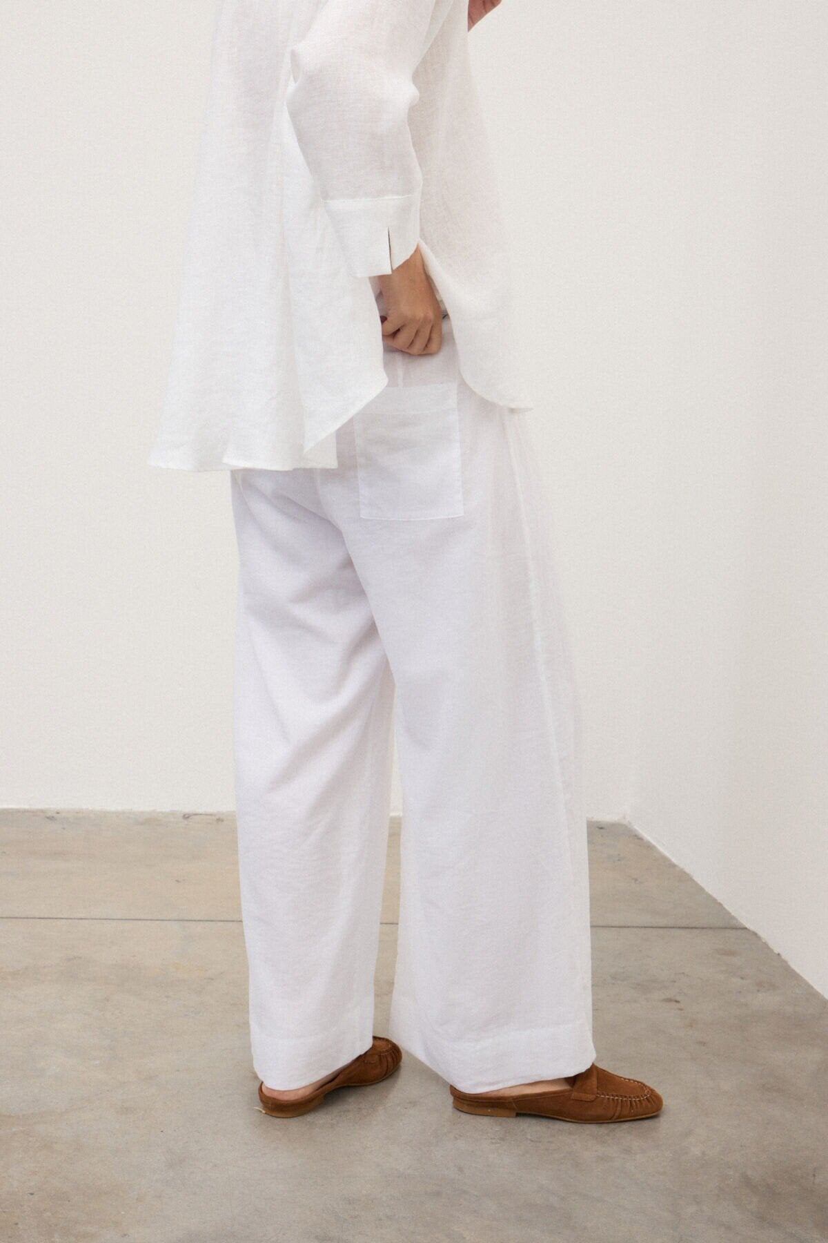 Pantalone ampio bianco in lino con cordoncino laminato in vita - YES SHOPPantaloniOTTOD'AMEDP0012-IT 341340811323771