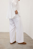Pantalone ampio bianco in lino con cordoncino laminato in vita - YES SHOPPantaloniOTTOD'AMEDP0012-IT 341340811323771