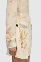 Camicia lunga Juana panna stampa floreale con cinturino e spacco laterale - YES SHOPCamicieSEMICOUTUREY6SS10-IT 34