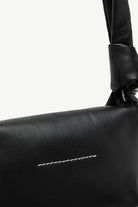 Borsa a tracolla con guanto MM6 nera - YES SHOPBorse a tracollaMM6 MAISON MARGIELASB5ZH0033P8856/T8013-Taglia unica9644118162771