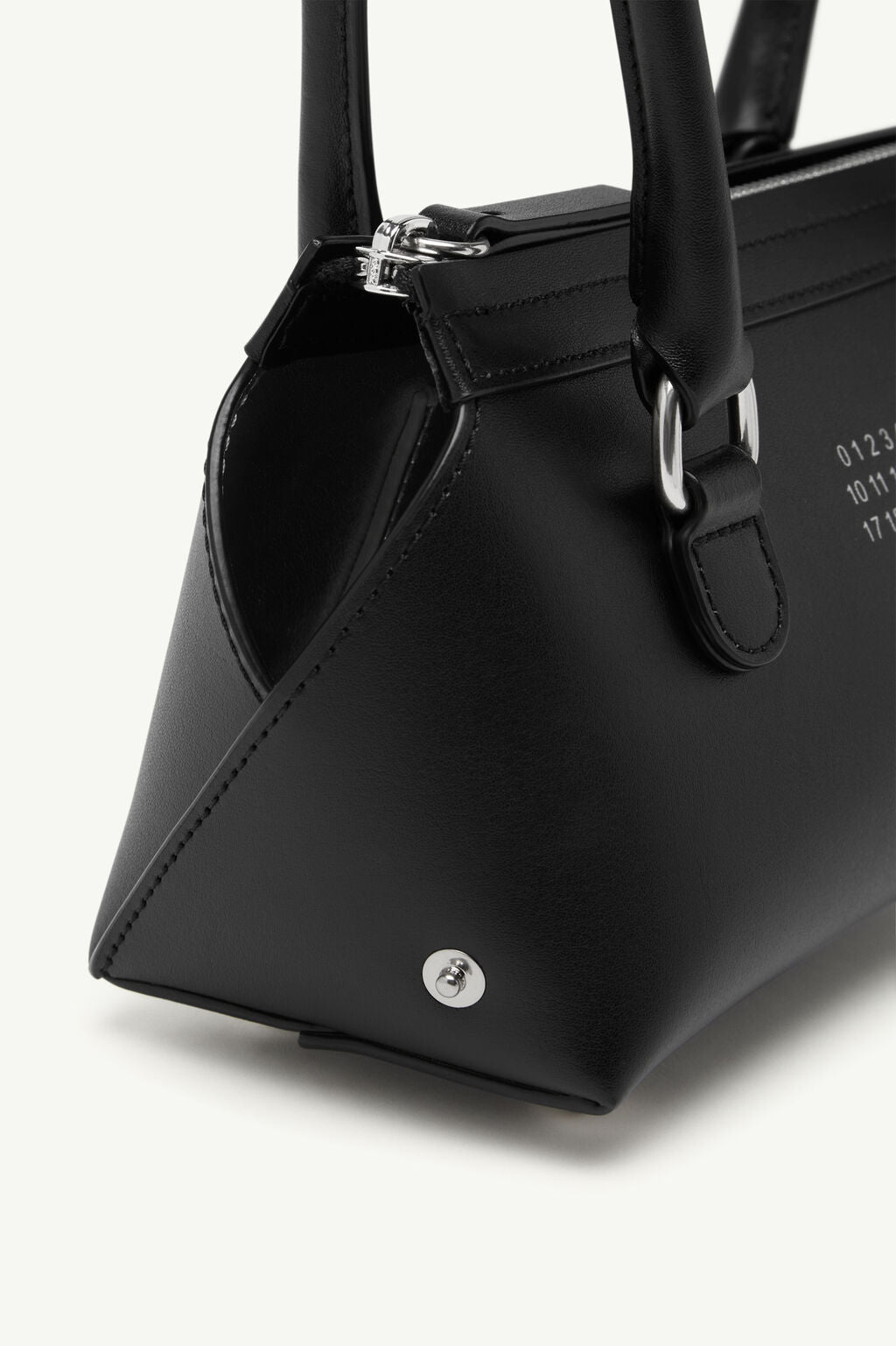 Bauletto Shoulder Bag J Mini nero - YES SHOPBorse a spallaMM6 MAISON MARGIELASB6ZH0039-Taglia unica6939185235771