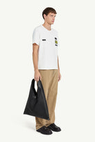 T-shirt bianca con patch - YES SHOPT-shirtMM6 MAISON MARGIELASH0GC0069S24311101-XXS9760505742771