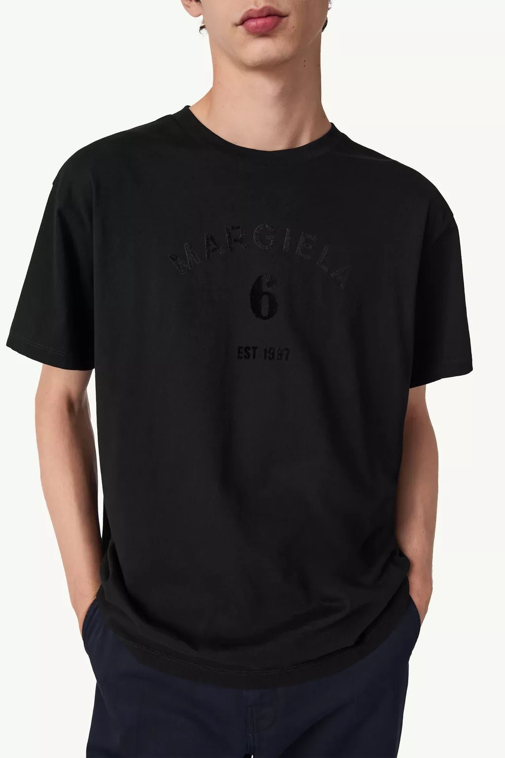 T-shirt nera con stampa "MARGIELA 6" - YES SHOPT-shirtMM6 MAISON MARGIELASh2GC0048 M20048-XXS7762075569871