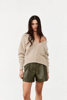 Maglione in filo mandorla con scollo V - YES SHOPMaglioniMERCIW216/27170-XXS9609501477871