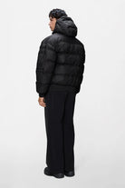 Bomber over idrorepellente nero con cappuccio e doppia tasca frontale - YES SHOPGiubbottiRAINS16990-39356273710971