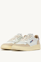 Sneakers medialist low in suede bianca e borgogna - YES SHOPScarpe sportiveAUTRYAULW-LS18-IT 363250440454871